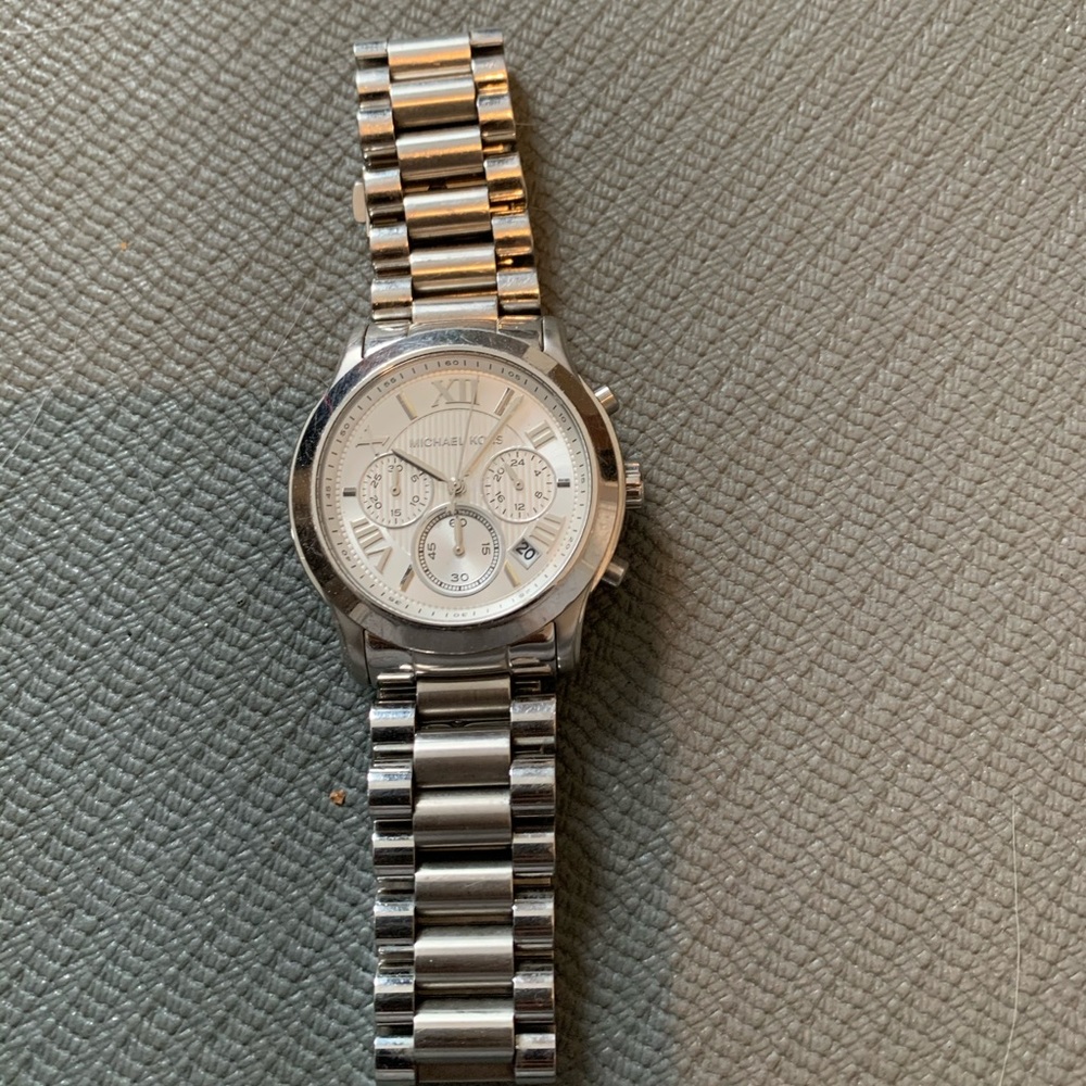 Michael kors silver watch silver tone.